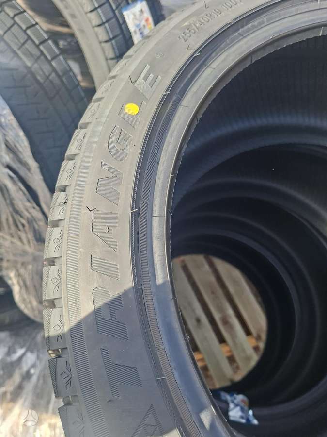 Triangle, žieminės 255/40 R19