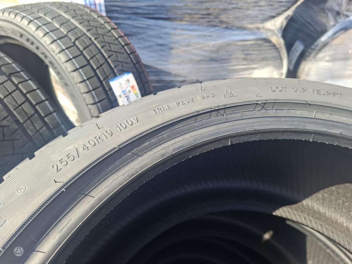 Triangle, žieminės 255/40 R19
