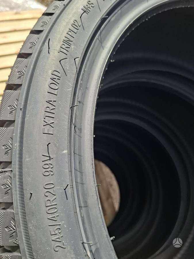 Triangle, žieminės 245/40 R20