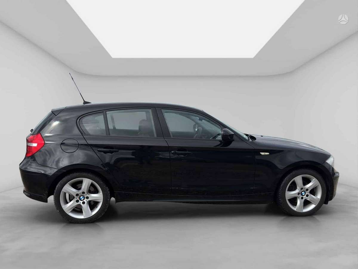 BMW 118, 2.0 l., hatchback