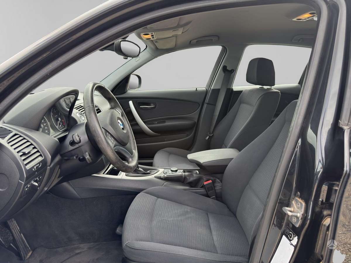 BMW 118, 2.0 l., hatchback