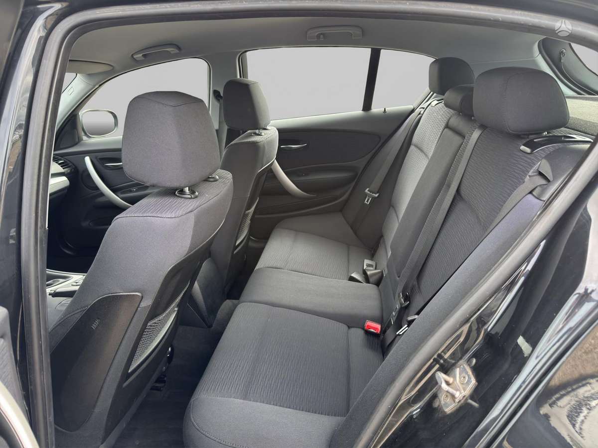 BMW 118, 2.0 l., hatchback