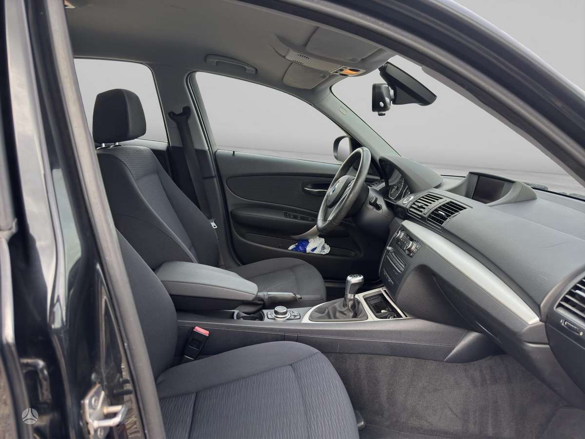 BMW 118, 2.0 l., hatchback