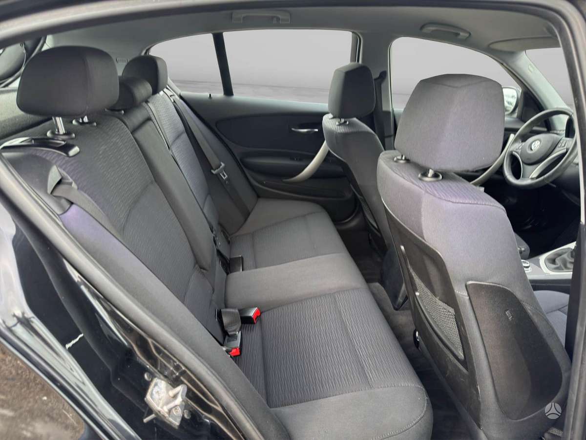 BMW 118, 2.0 l., hatchback