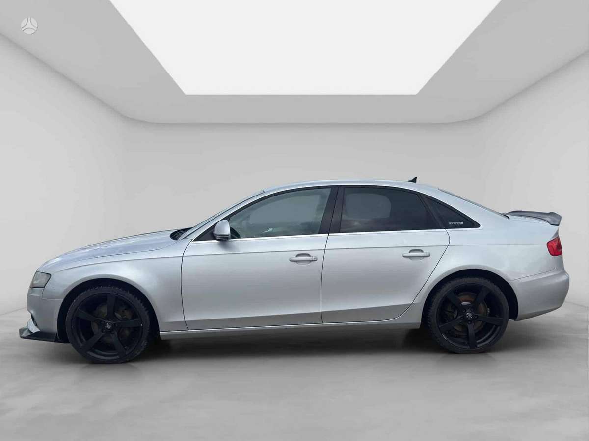 Audi A4, 2.0 l., Седан