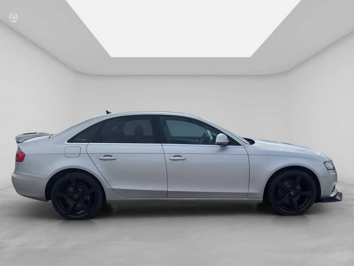Audi A4, 2.0 l., Седан