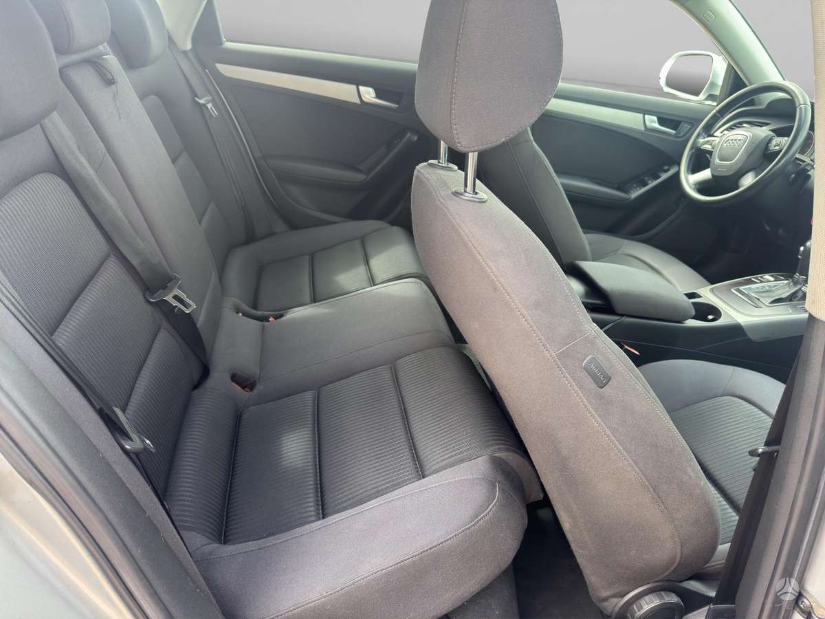 Audi A4, 2.0 l., Седан