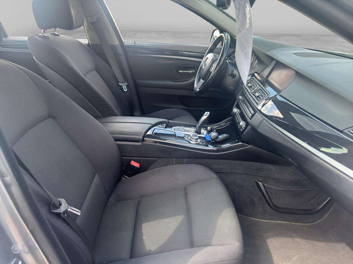 BMW 525, Универсал