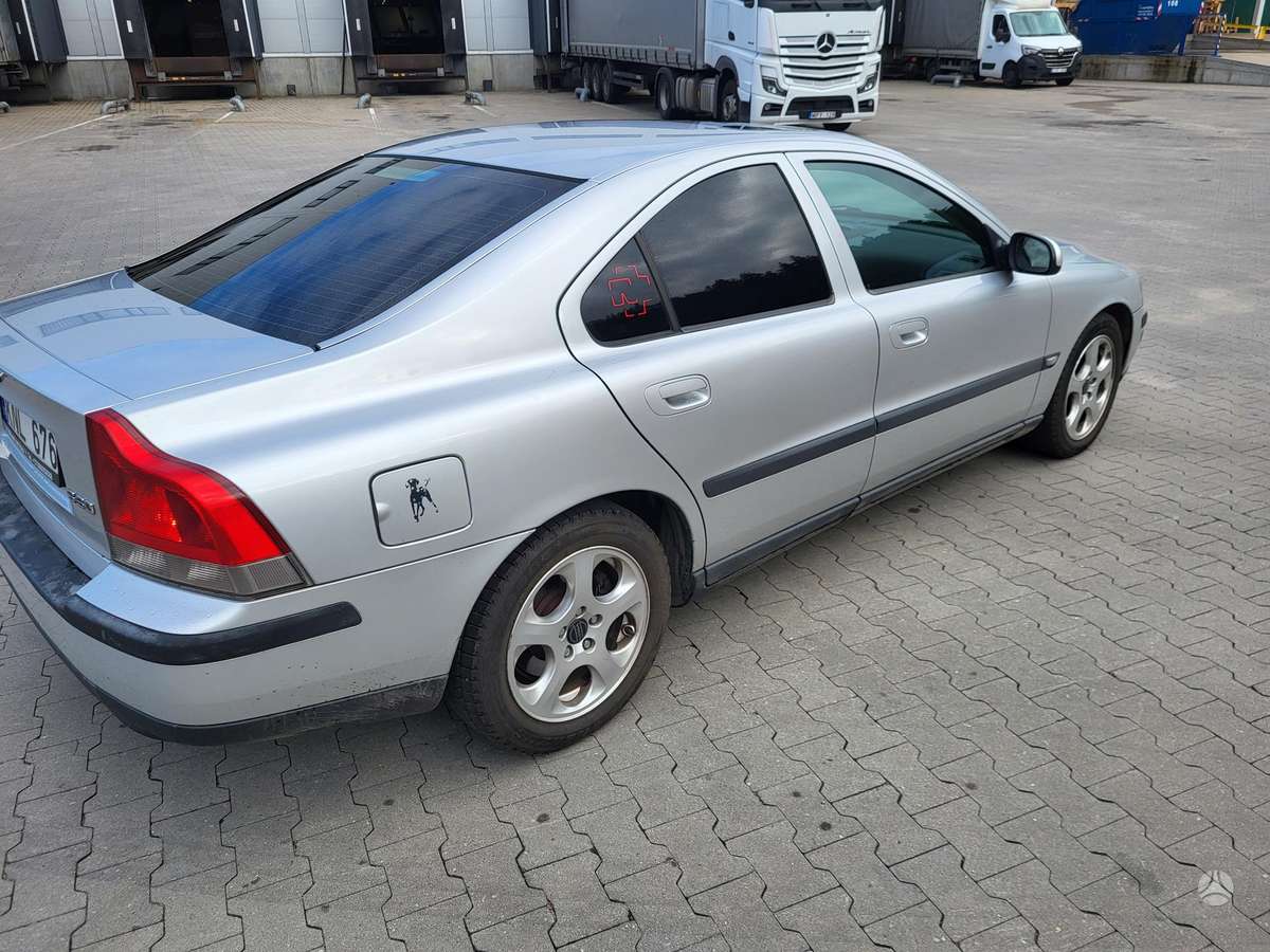 Volvo S60, 2.4 l., Седан