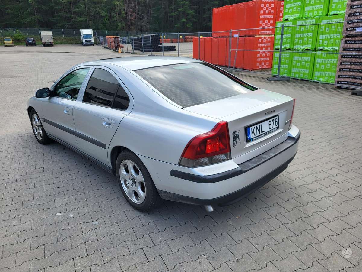 Volvo S60, 2.4 l., Седан
