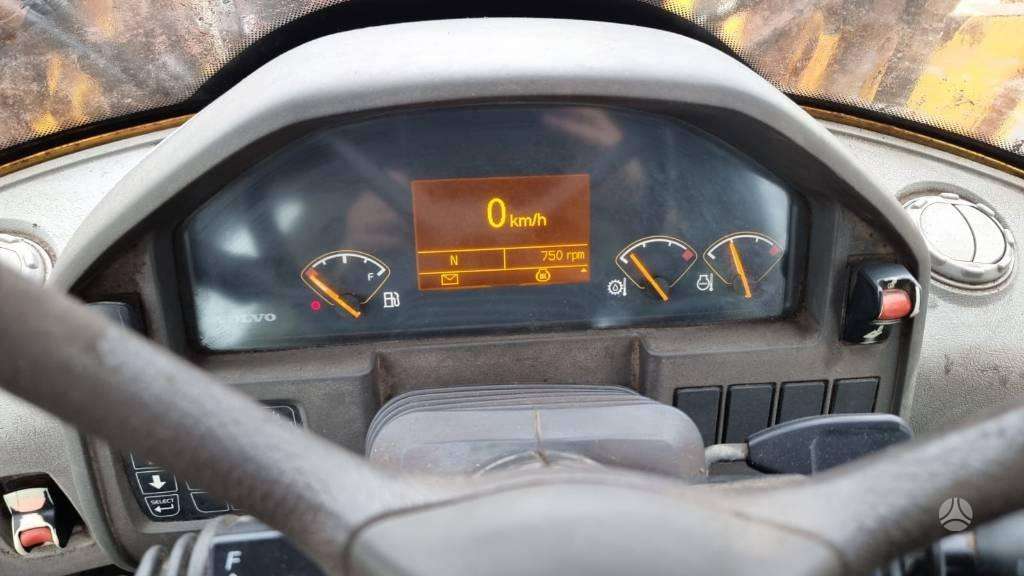 Volvo L 120 G, frontal loader