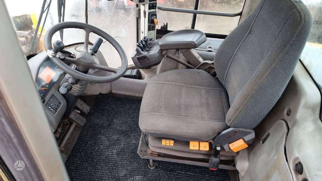 Volvo L 120 G, frontal loader