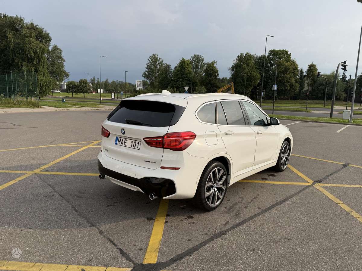 BMW X1, 2.0 l., Хэтчбек