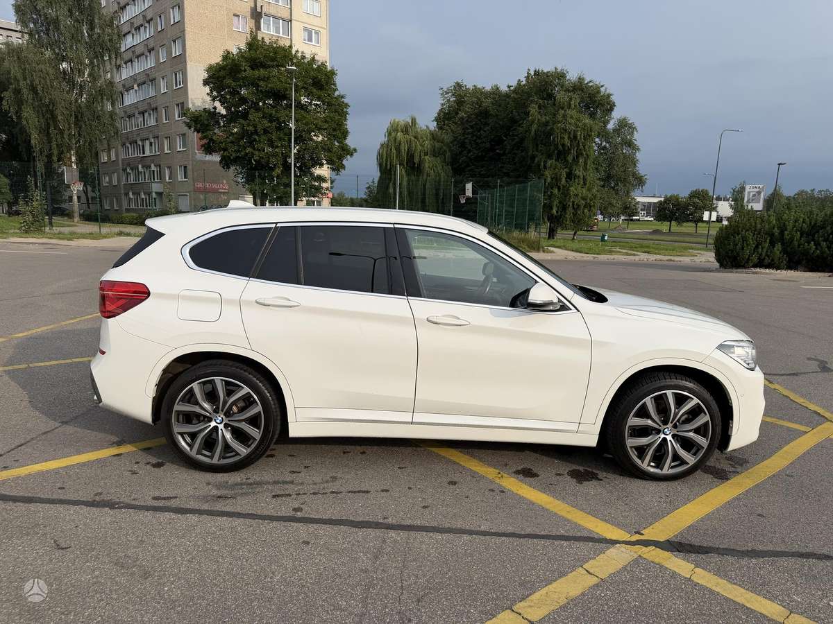 BMW X1, 2.0 l., Хэтчбек