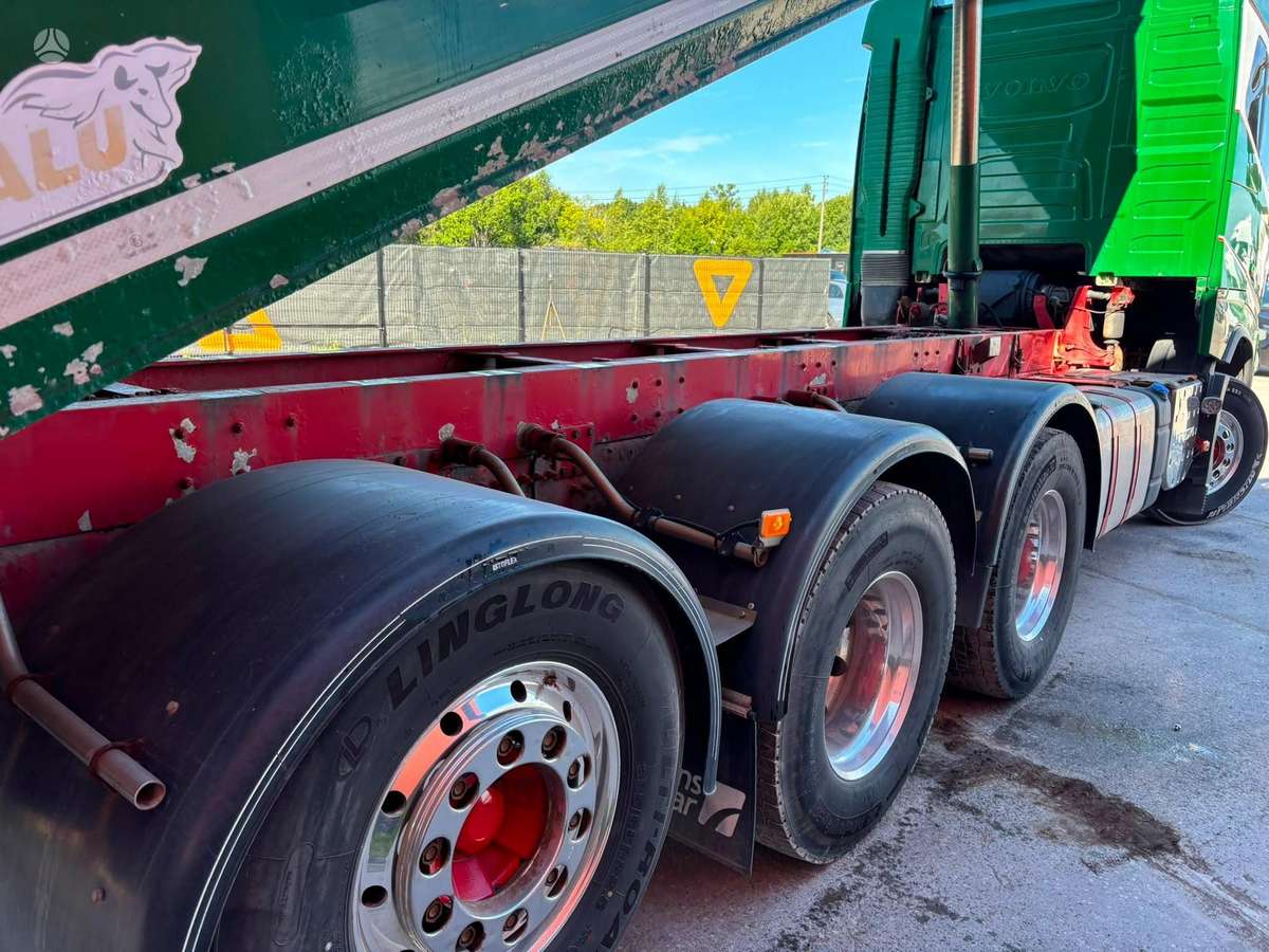 Volvo FH16 750 8x4*4, самосвалы