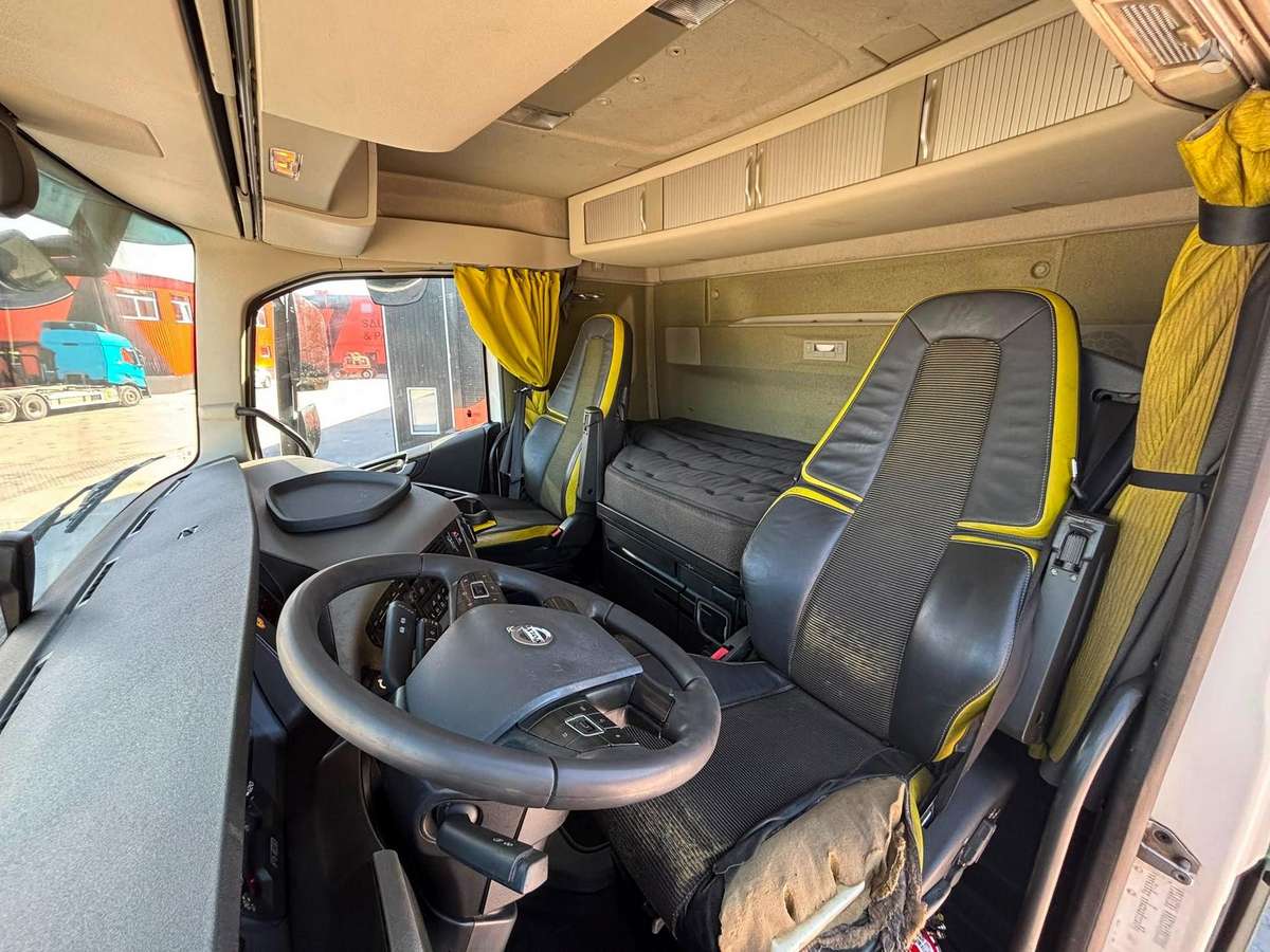 Volvo FH16 750 8x4*4, самосвалы