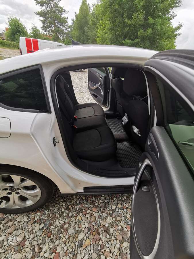 Citroen C5, 2.0 l., Седан