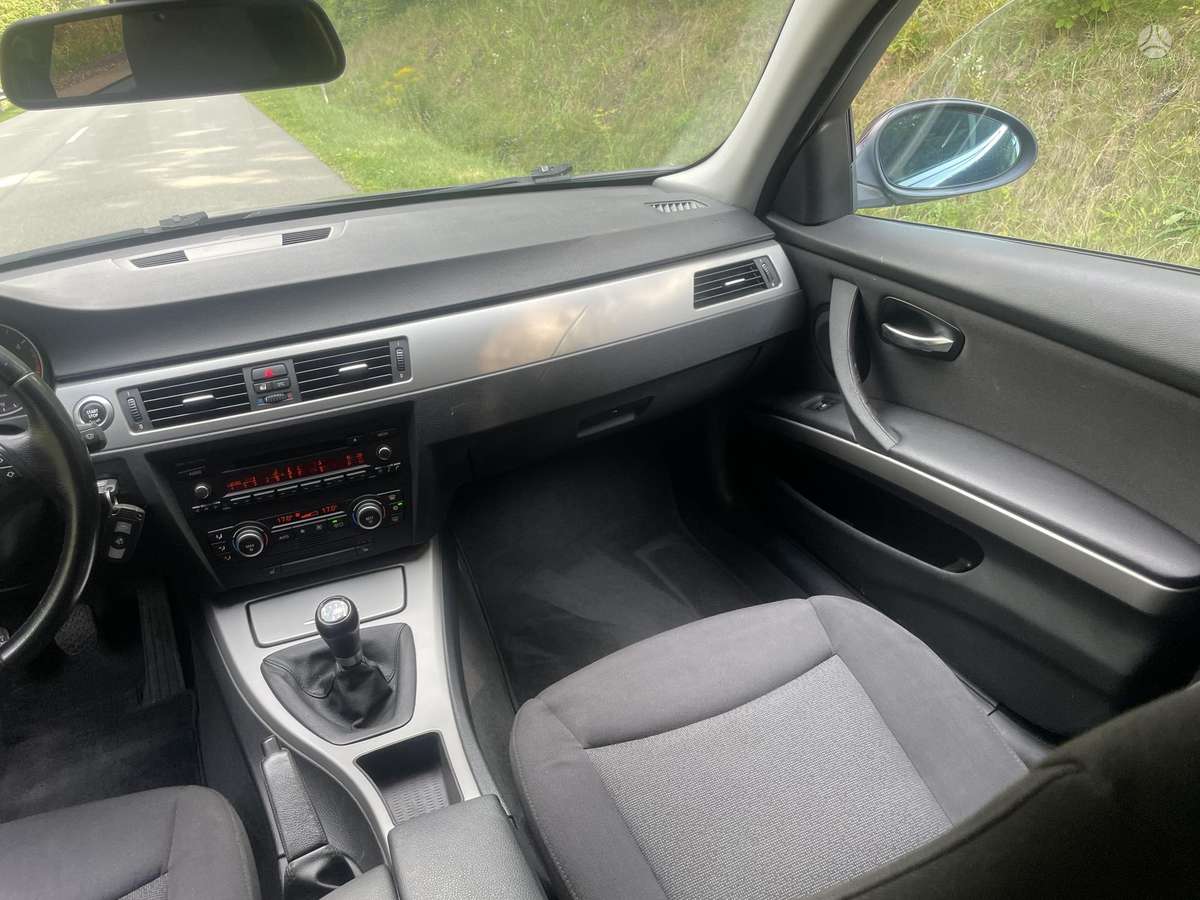 BMW 320, 2.0 l., universalas