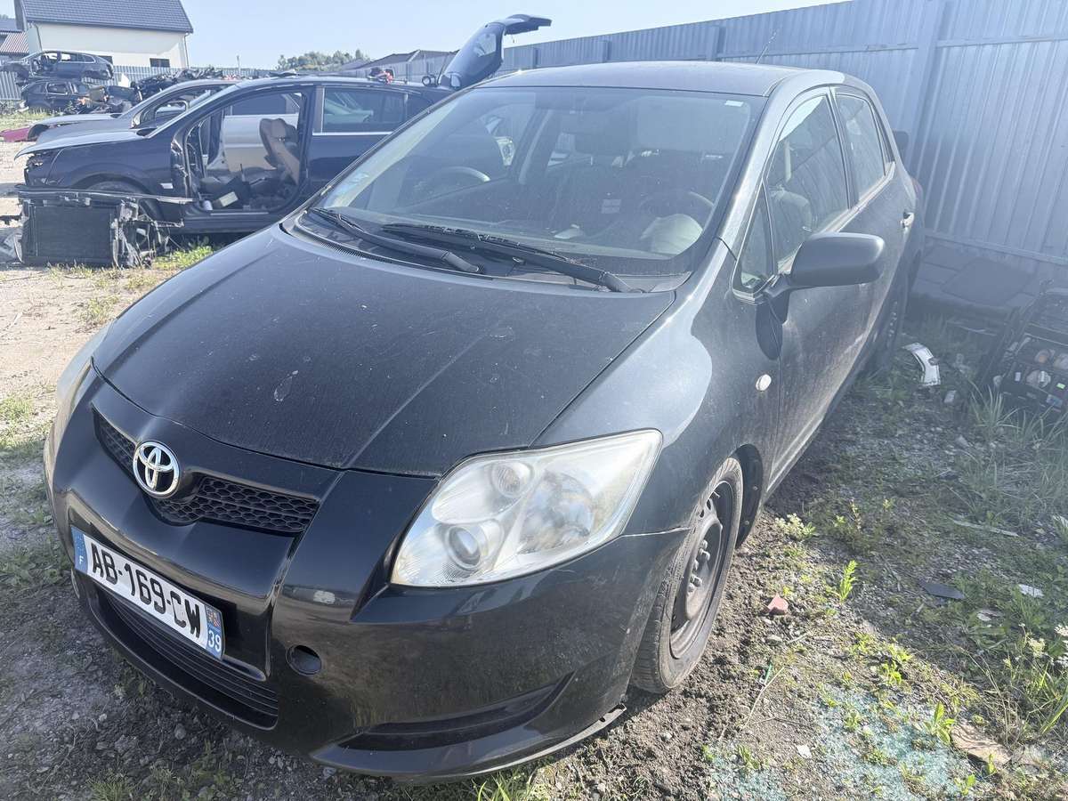Toyota Auris for parts