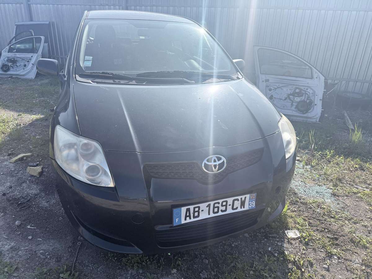 Toyota Auris for parts