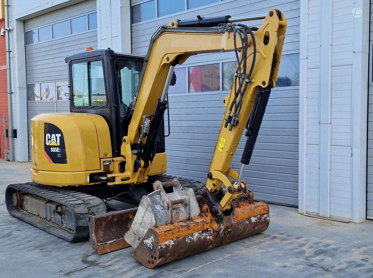 Caterpillar 305E2, mini ekskavatoriai
