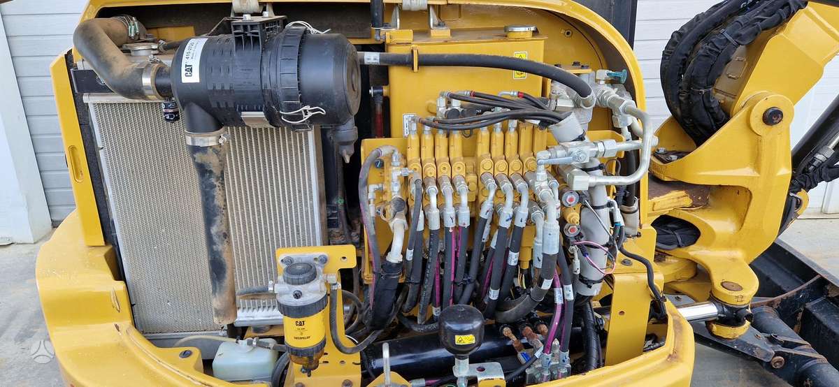 Caterpillar 305E2, mini excavator