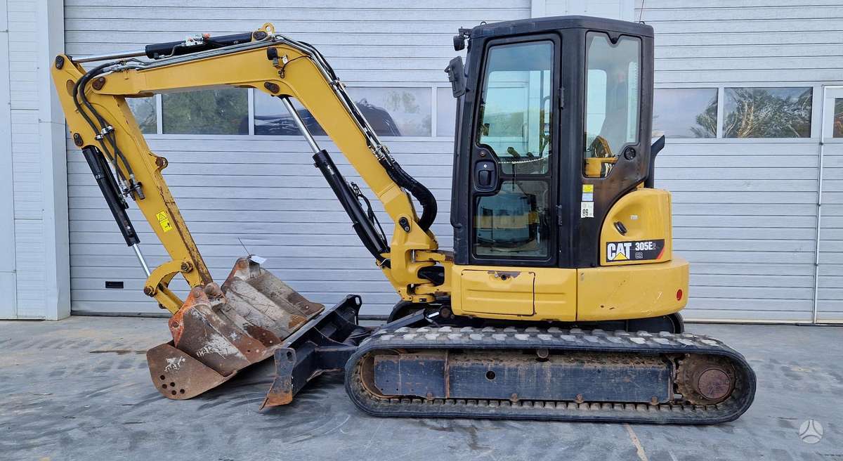 Caterpillar 305E2, mini excavator