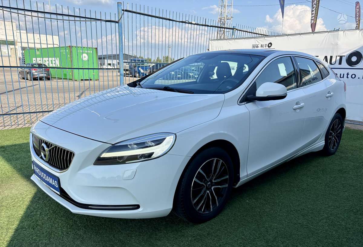 Volvo V40, 2.0 l., hatchback