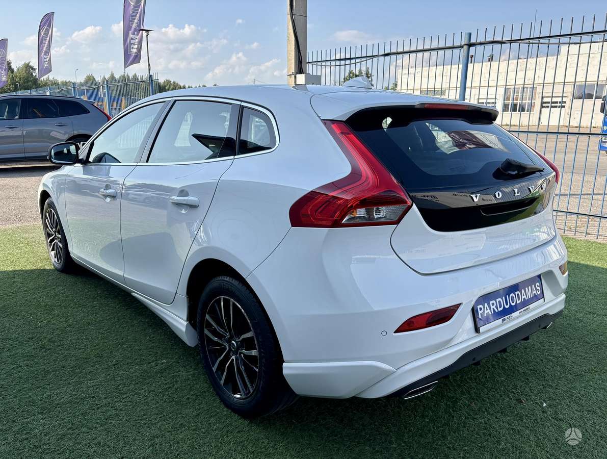Volvo V40, 2.0 l., hatchback