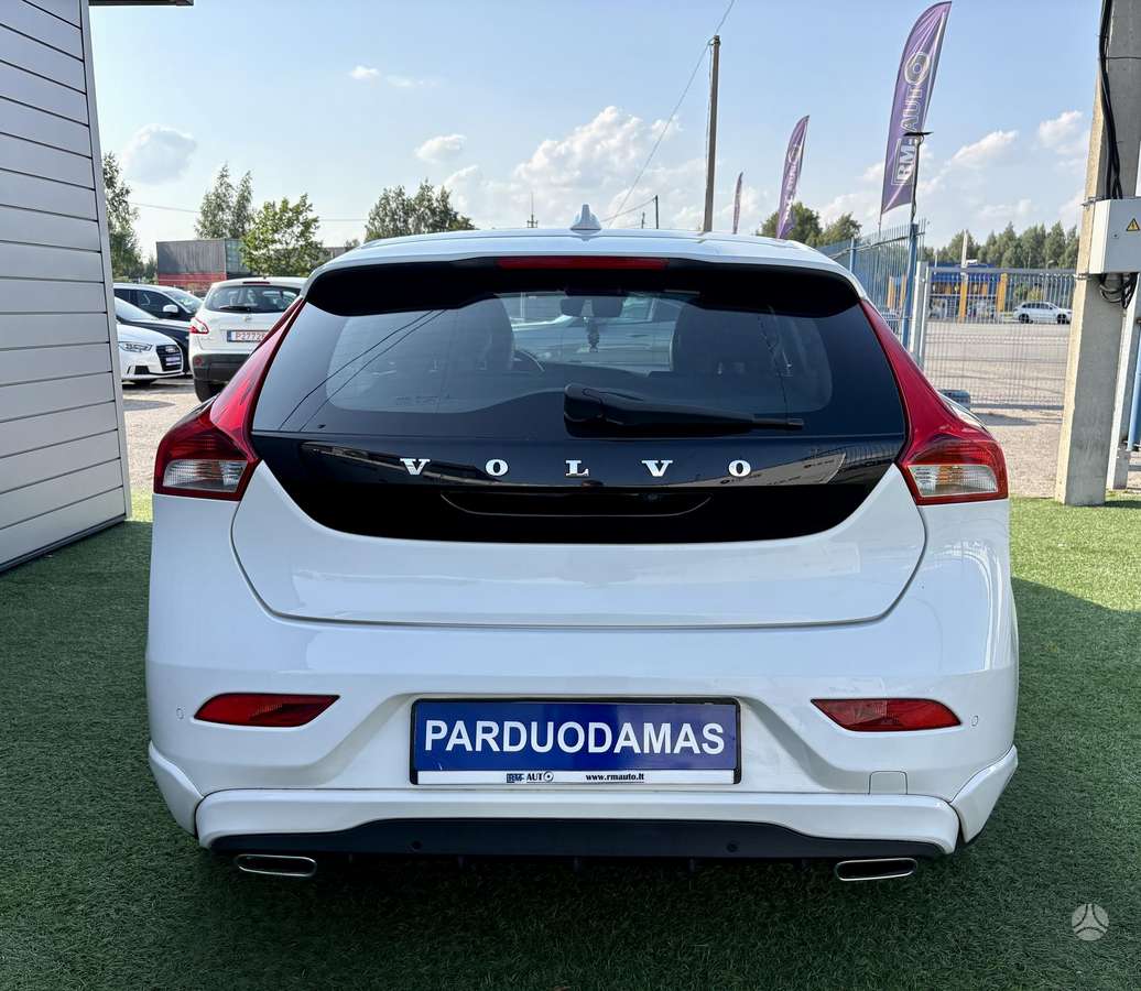 Volvo V40, 2.0 l., hatchback
