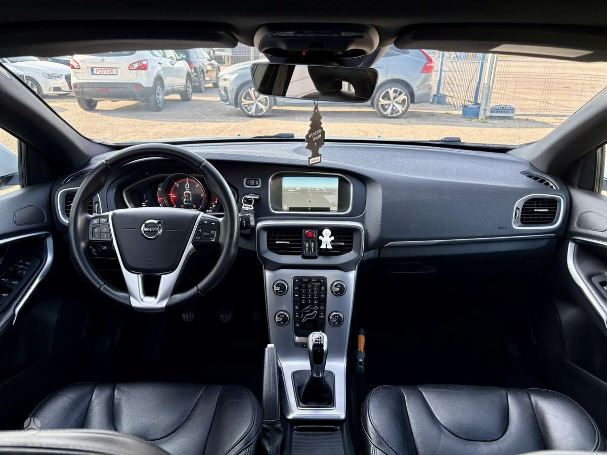 Volvo V40, 2.0 l., Хэтчбек