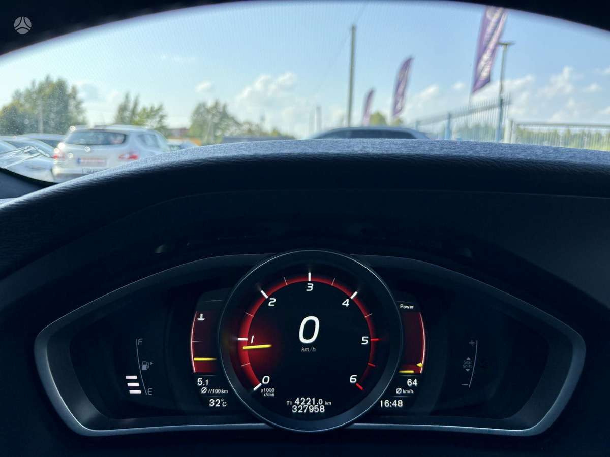 Volvo V40, 2.0 l., Хэтчбек