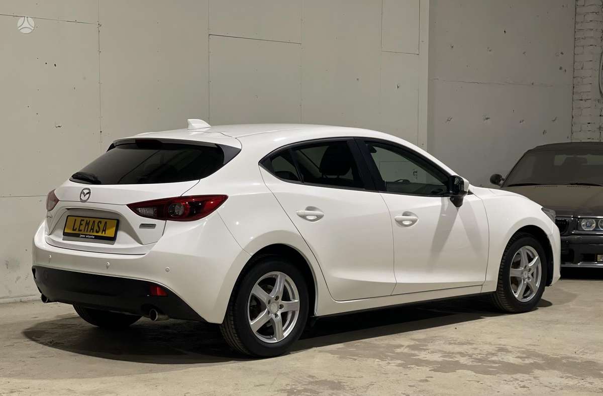 Mazda 3, 2.0 l., Хэтчбек