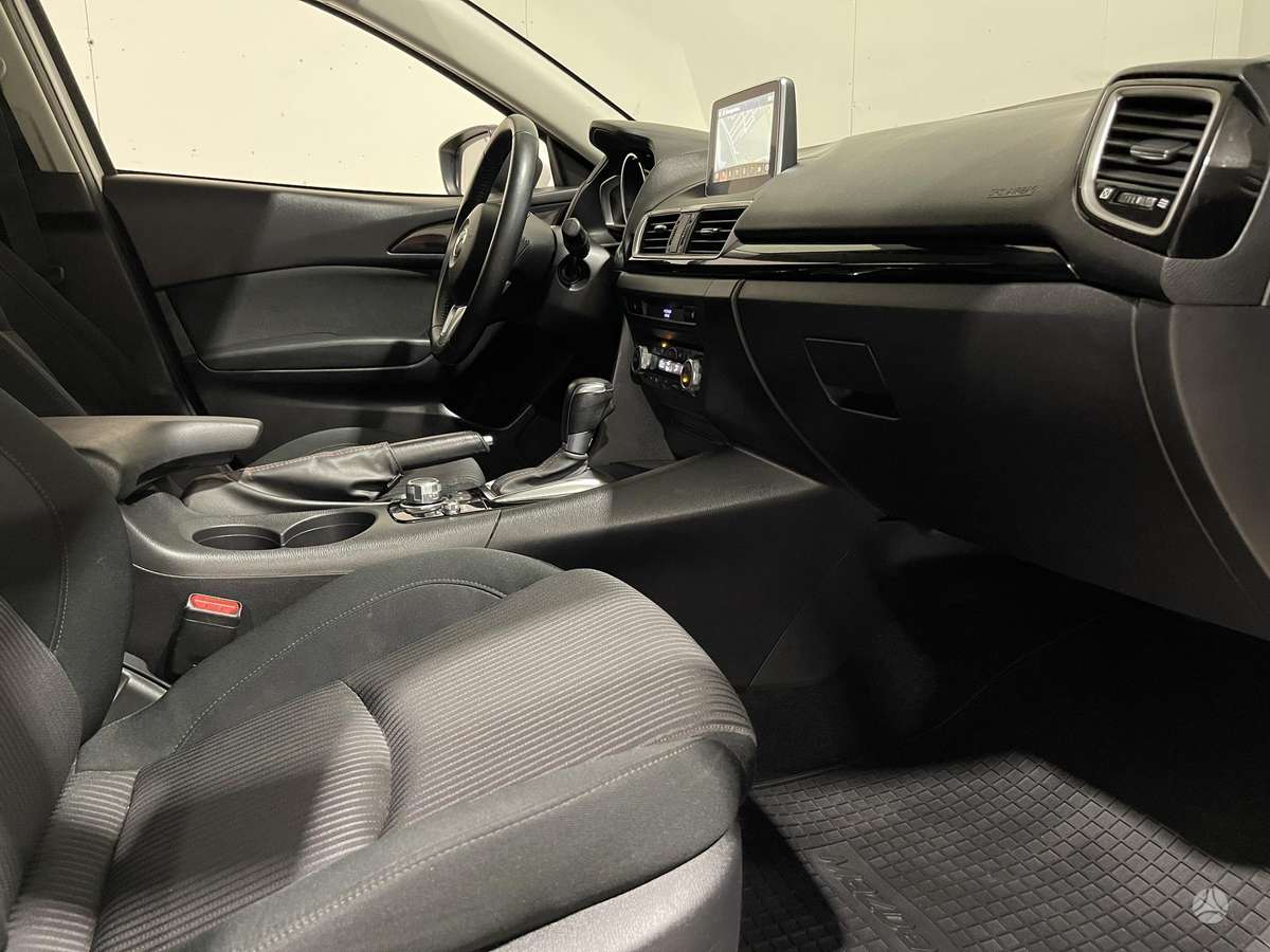 Mazda 3, 2.0 l., hatchback