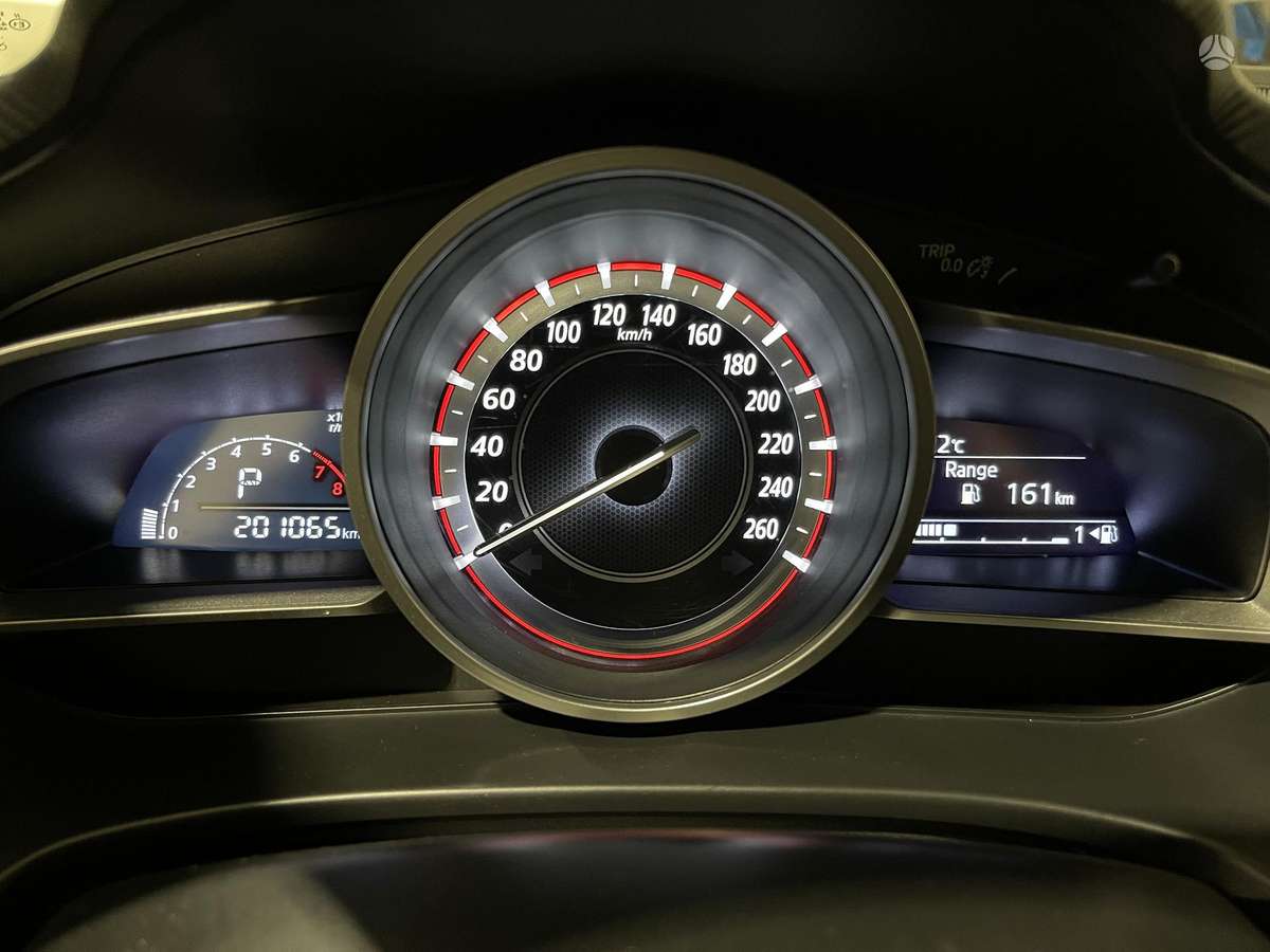 Mazda 3, 2.0 l., Хэтчбек