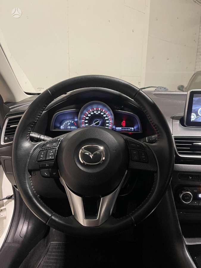 Mazda 3, 2.0 l., Хэтчбек