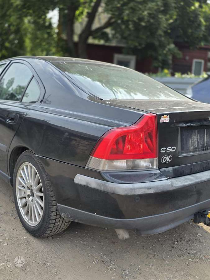 Volvo S60 dalimis