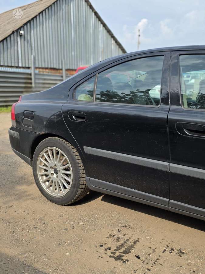 Volvo S60 for parts