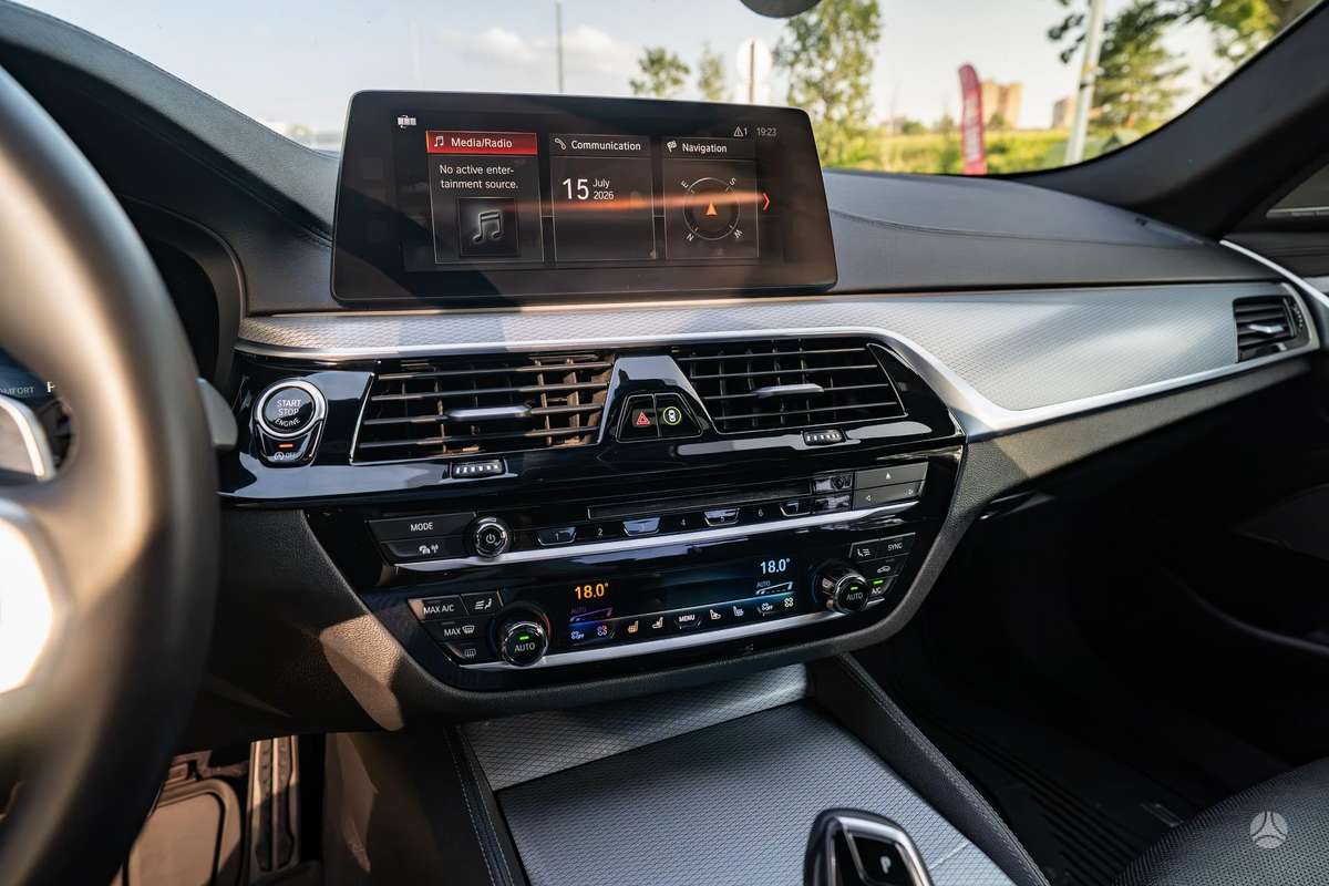 BMW M550, 4.4 l., Седан