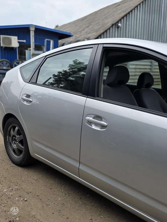 Toyota Prius по частям