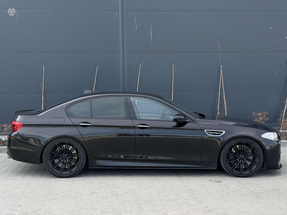 BMW M5, 4.4 l., Седан