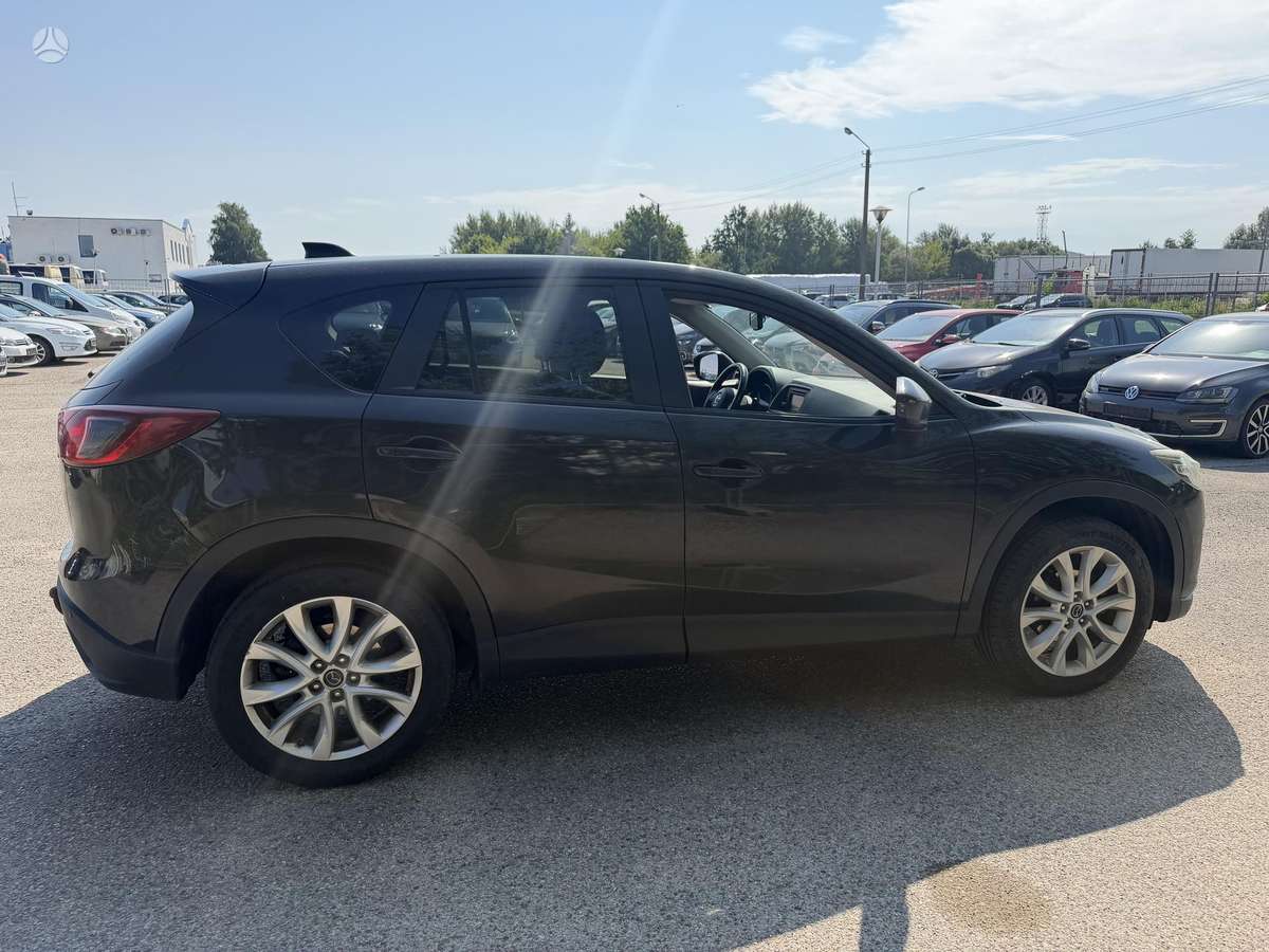 Mazda CX-5, 2.2 l., off-road / crossover
