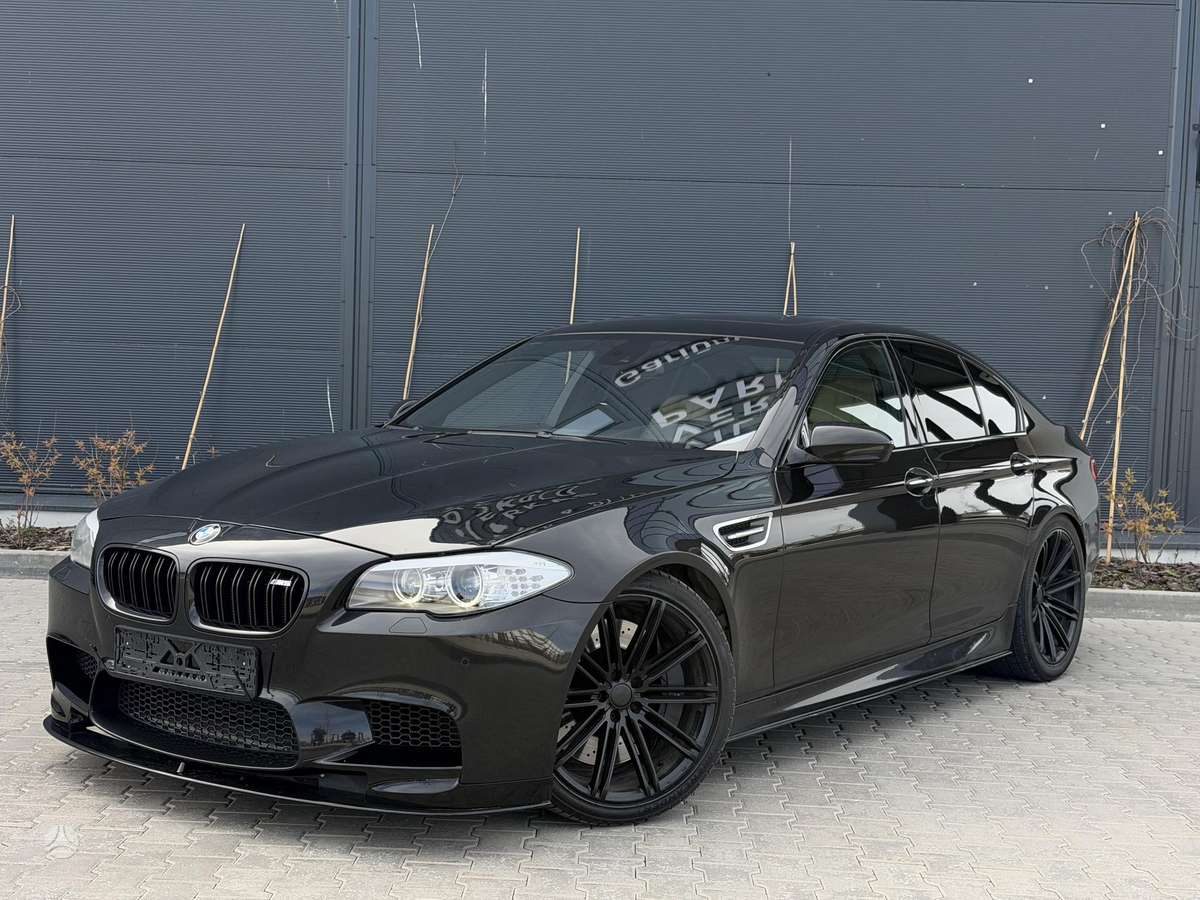 BMW M5, 4.4 l., Седан