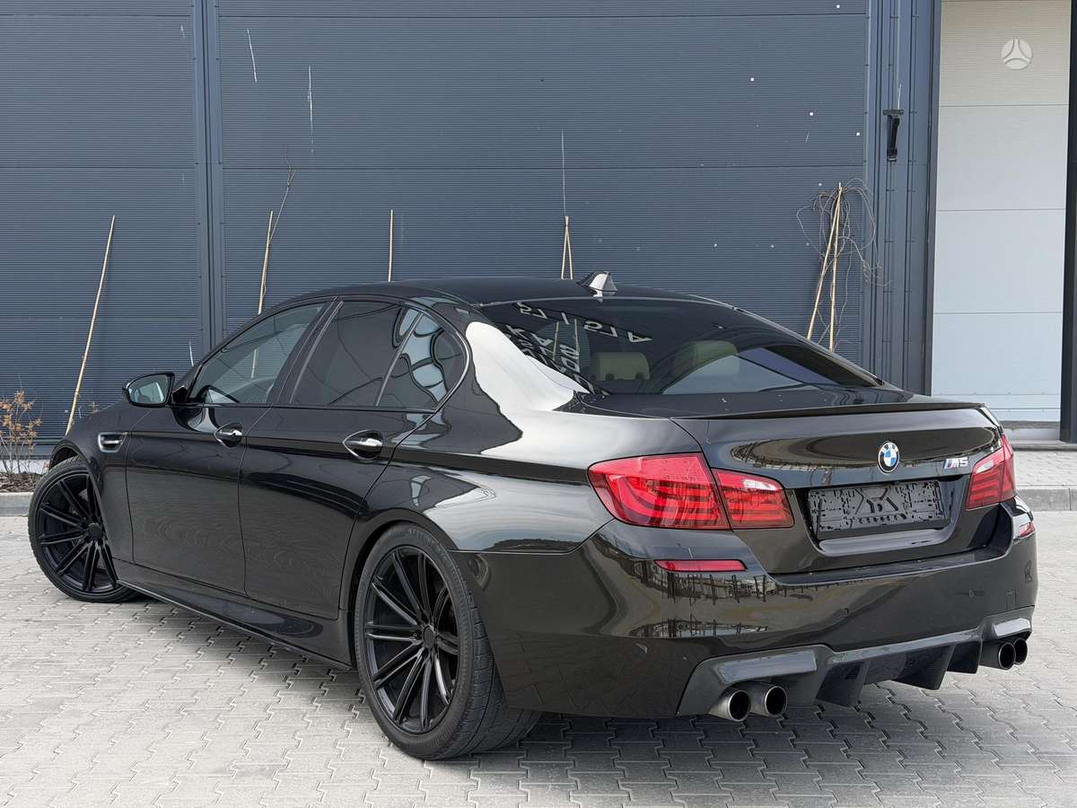 BMW M5, 4.4 l., Седан