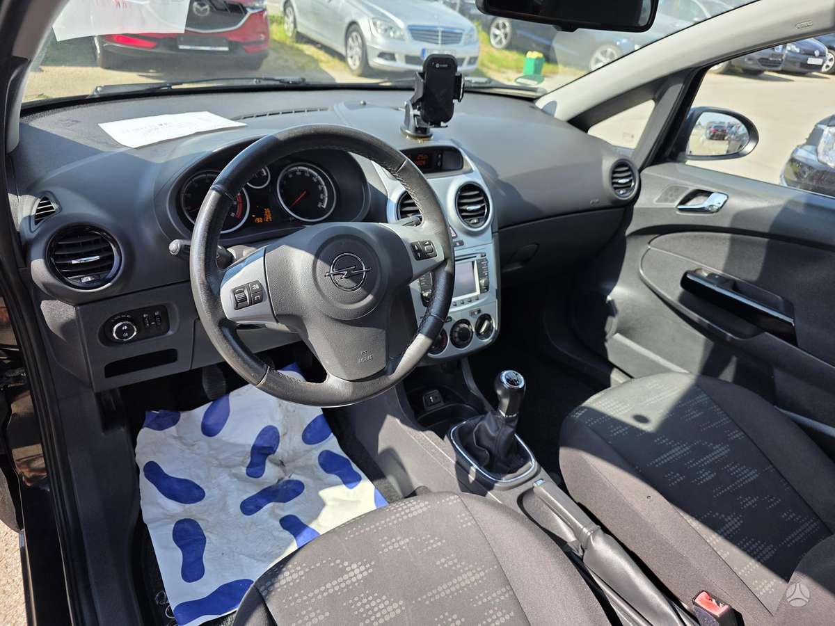 Opel Corsa, 1.2 l., Хэтчбек