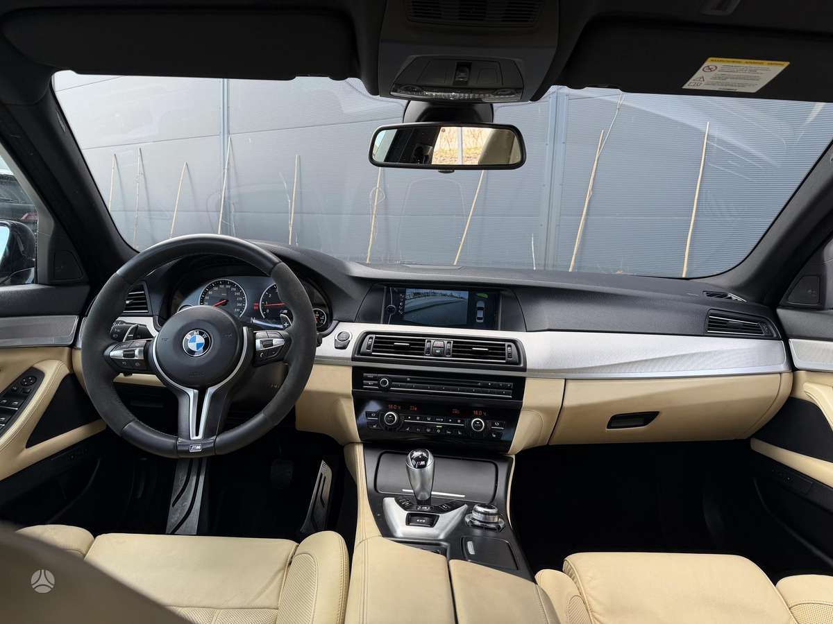 BMW M5, 4.4 l., saloon / sedan
