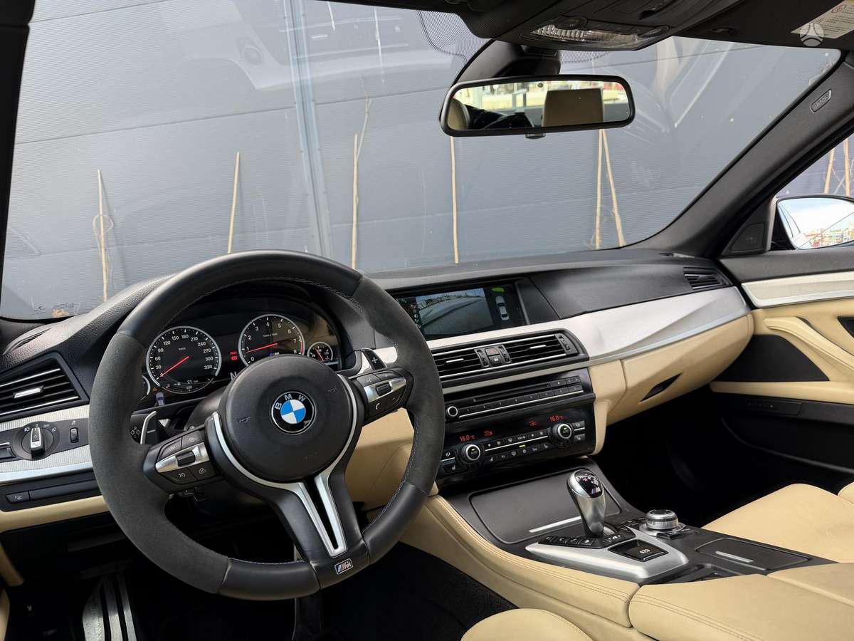 BMW M5, 4.4 l., saloon / sedan