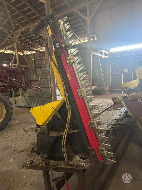 Claas MEGA 208, kombainai