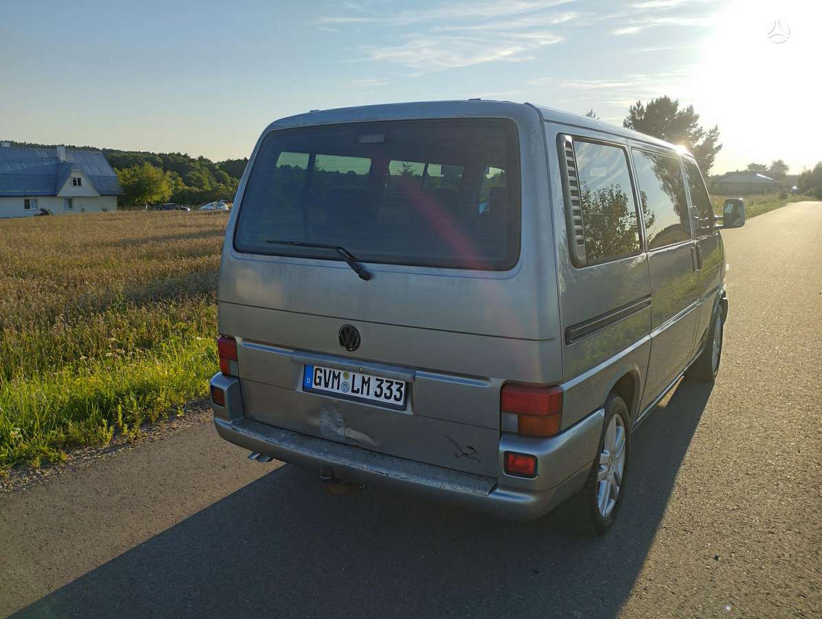 Volkswagen Multivan, 2.5 l., Минивэн
