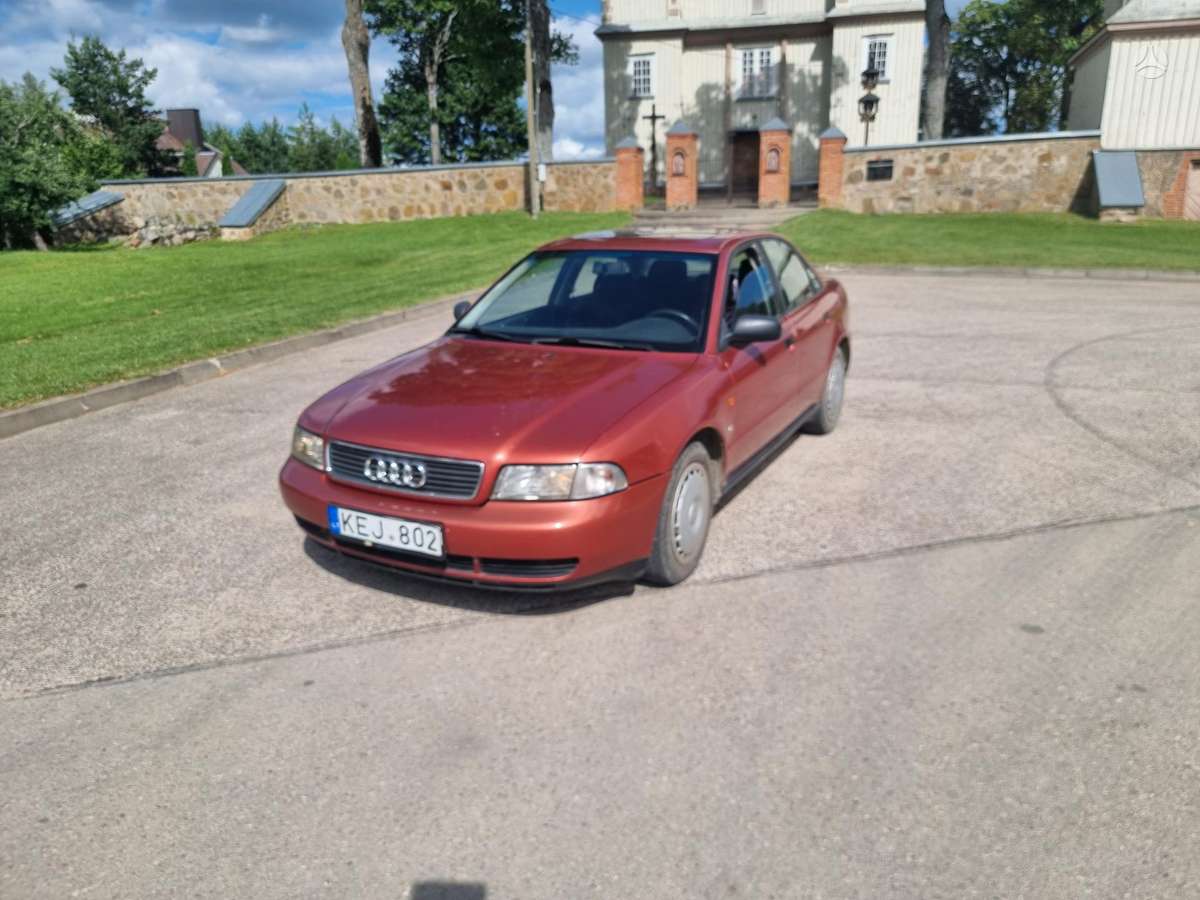 Audi A4, 1.6 l., Седан